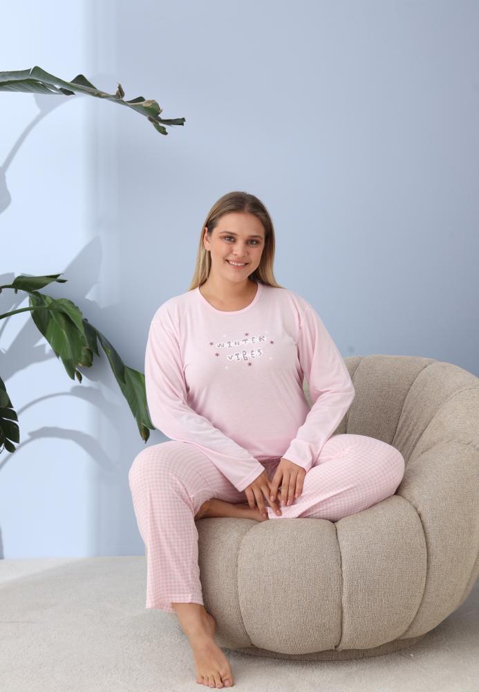 Pijama Dama ,Big Size ,'WINTER VIBES" cu Pantloni si Maneca lunga, Culoare Roz Deschis,Engros